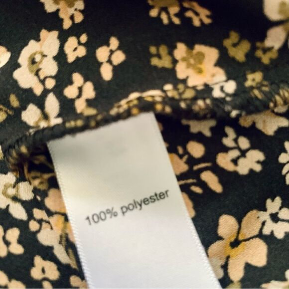 Maurices Black & Gold Floral V-Neck Button Down Blouse Size Small - Picture 8 of 8